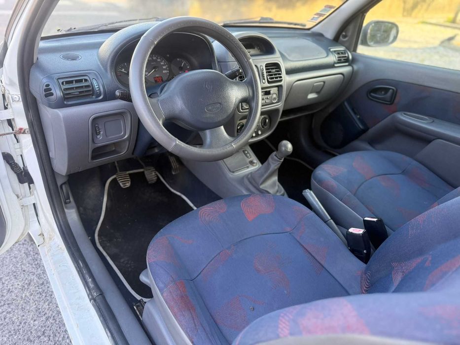 reanult clio 1.9d um comercial econômico e fiável