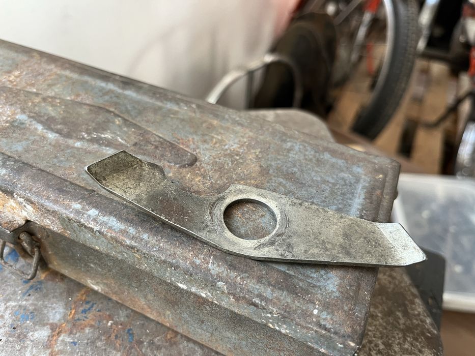 WSK 125 Kobuz KOS Gil mocowanie blokada licznika oryg slask