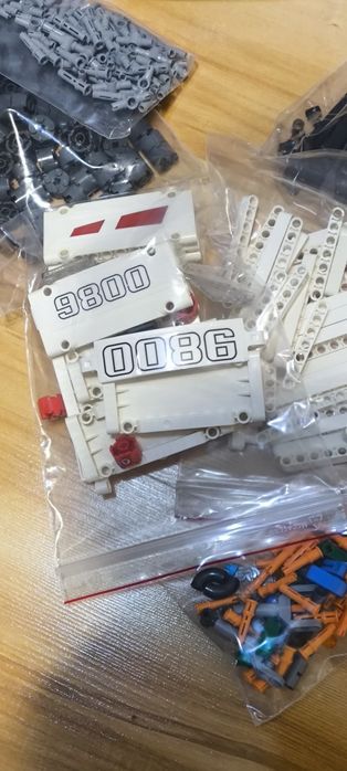 Sprzedam oryginalne klocki LEGO technic model koparka  Liberec