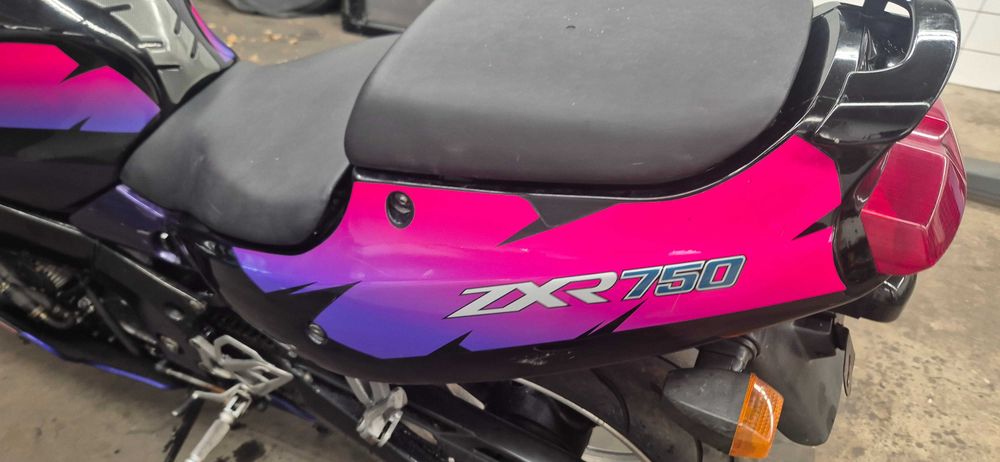 Kawasaki zxr 750 L