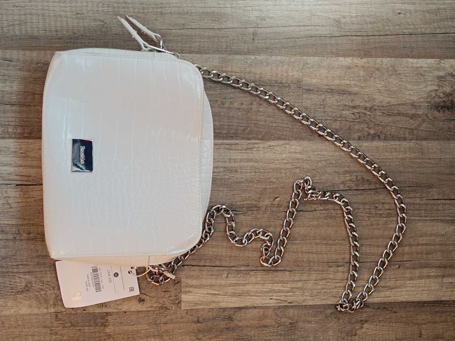 Biała torebka z eko skóry, Bershka