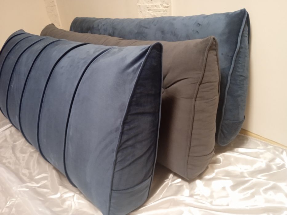 М'яка спинка ліжка,узголівя,подушка,накладка,матрац, сидіння,сідушка.