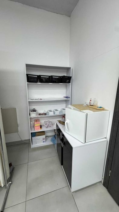 Продається діючий манікюрний салон повністю облаштований