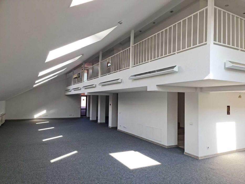 Продаж бізнес-центру 2735 кв.м, вул. Січових Стрільців, 20 (Центр)