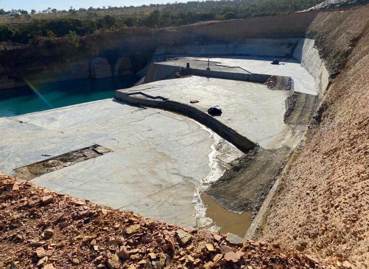 Ardósia “Xisto” Piso, Fachada,Telha Cores Preto Cinza