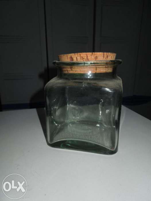 Decorative objects made of glass or crystal423648197996728327