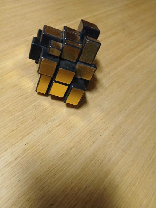 Cubo Rubik diferente dos mais comuns