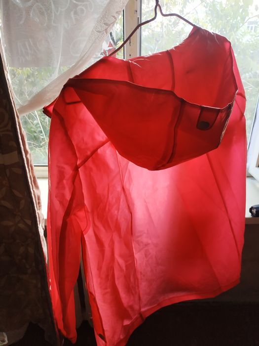 Продам куртку-дождевик.