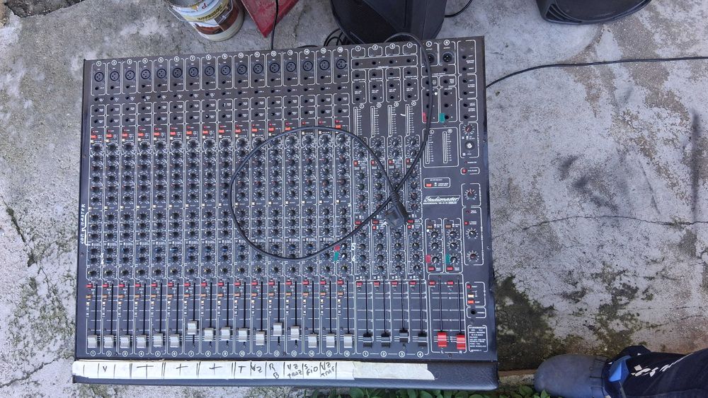 mesa de som studiomaster