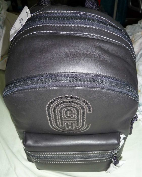 Mochila nova em pele COACH - SALDO