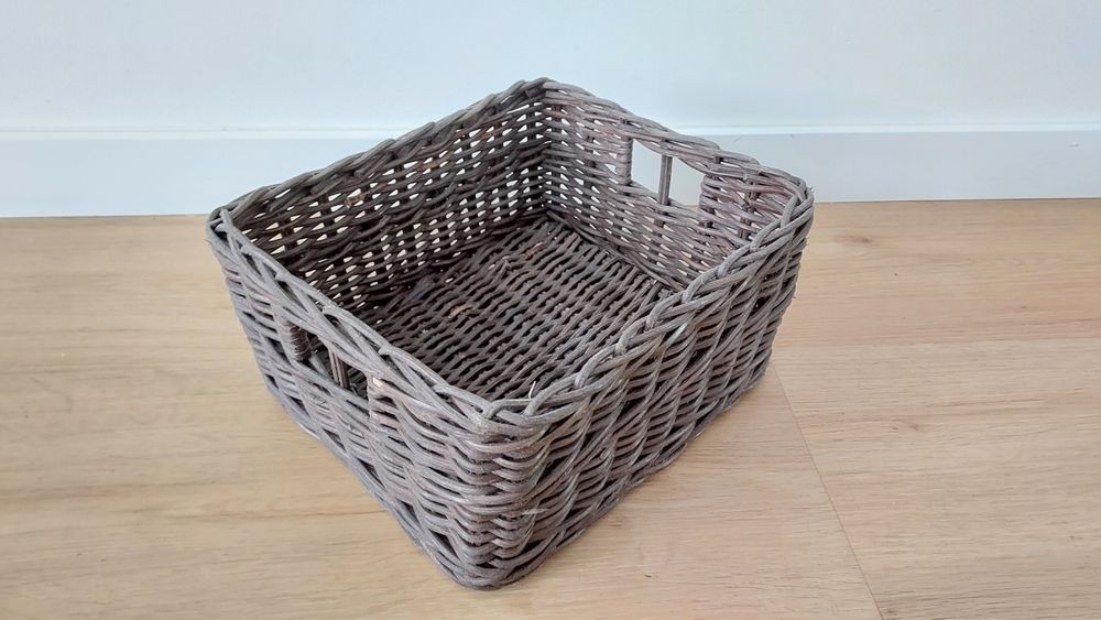 Cestas IKEA em material natural rota pintada