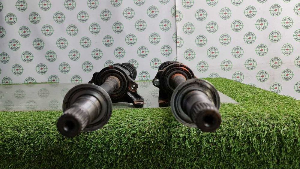 Полуось привод Toyota Highlander 2020 бензин LH RH Хайлендр