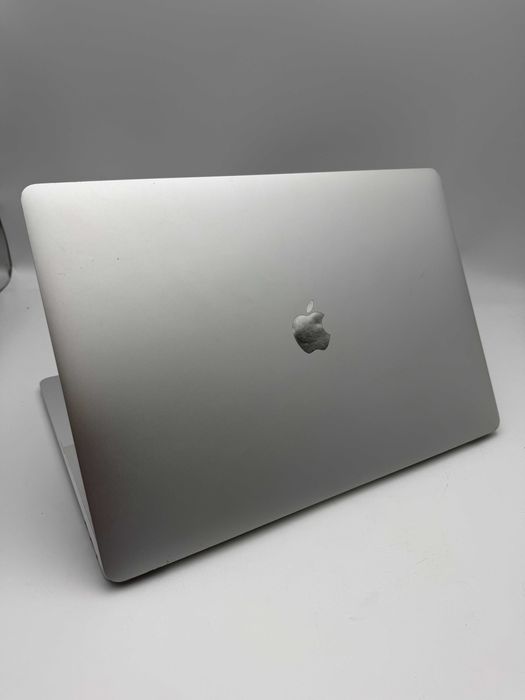 Apple Macbook Pro i7 2.8GHz | 16GB | 512GB