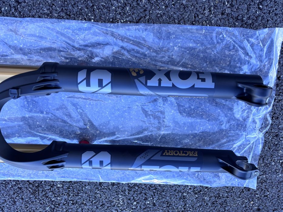 Suspensao Fox 36 Factory Fit4 29/27.5+ 150MM Nova