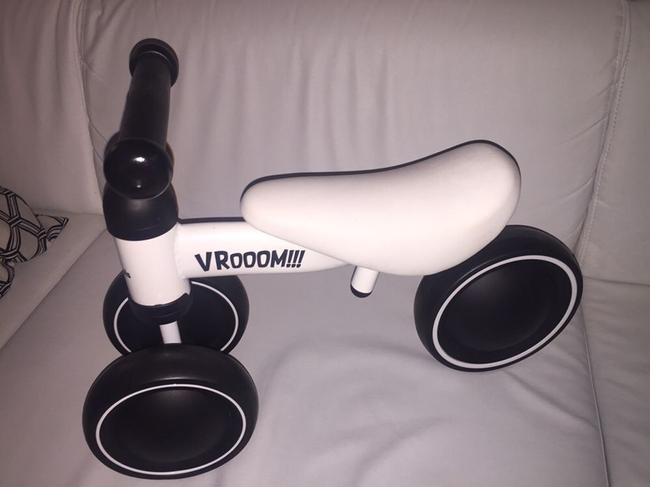 Childhome Vroom pierwszy rowerek biegowy dla maluszka Vrooom jeździk