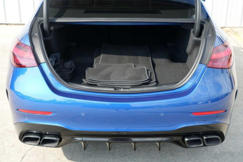 Mercedes-Benz C-Class AMG C 63 S E Performance      2024