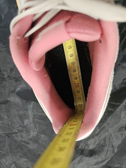 Buty sneakersy damskie Puma rozmiar 37 wkładka 23,5 cm