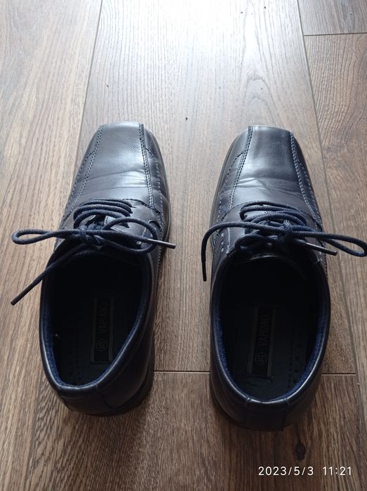 Eleganckie buty chłopięce półbuty wkładka 23,7 cm rozm 36 / 37 komunia