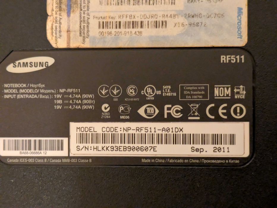 Samsung NP-RF511  i5-2430M 8 ГБ DDR3 SSD 120 GB відмінний стан