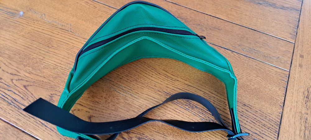 Sportowa nerka narciarska marki Kneissl z lat 80.