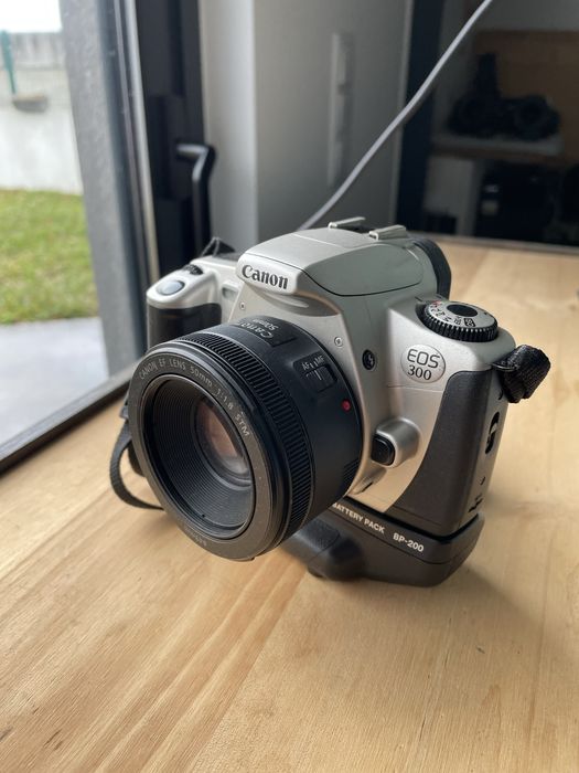 Canon EOS 300 analógica com 50mm 1.8