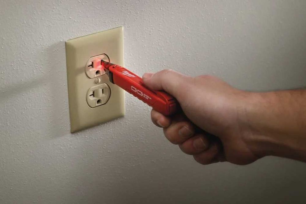 Безконтактний індикатор напруги Milwaukee 2200-40 VP MED