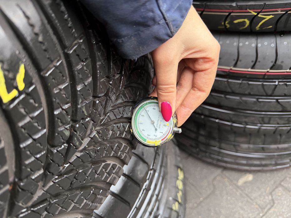 #Opony goodyear 235/45/19 para