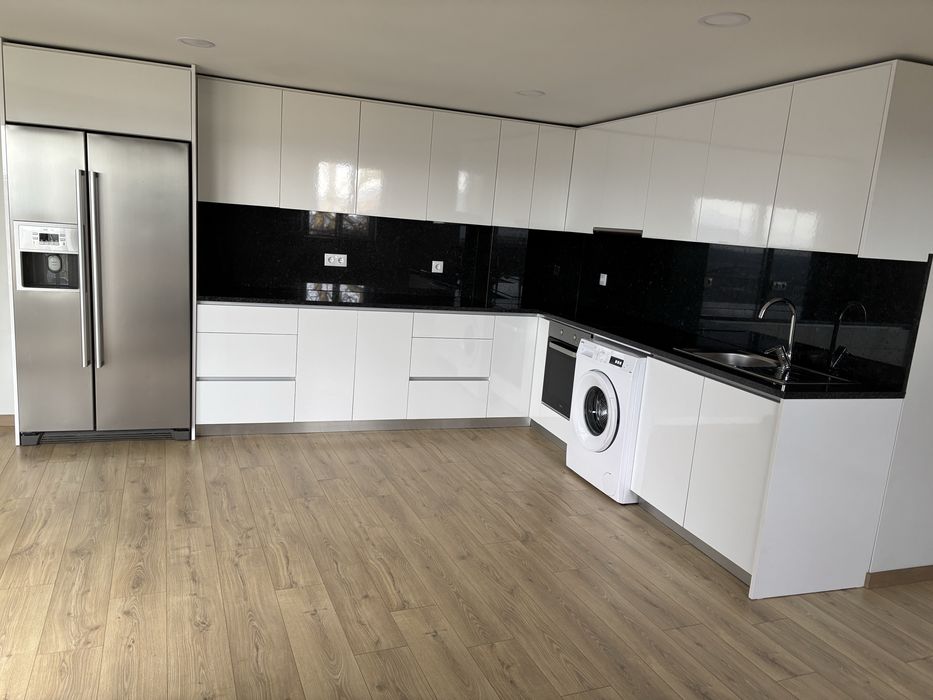 Alugo t2 em cravelas de baixo 8 km de vila real