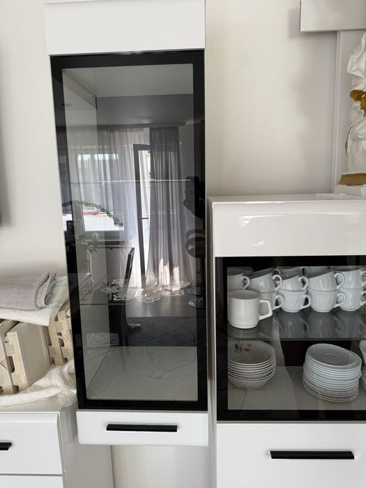 Szafka wiszaca jak nowa - wysoki połysk