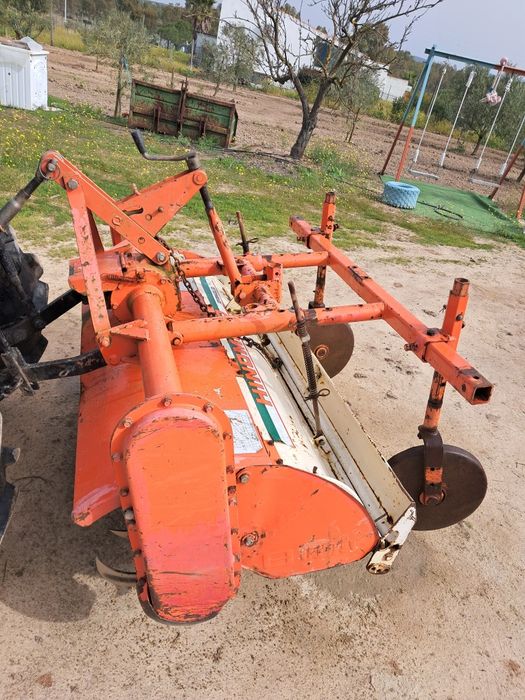 Vendo frese  com 1.50cm  e caixa carga 1.60cm marca galuch