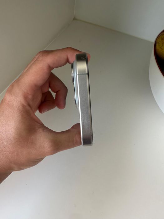 iPhone 15 Pro 128GB – Natural Titanium (comprado em 2024)