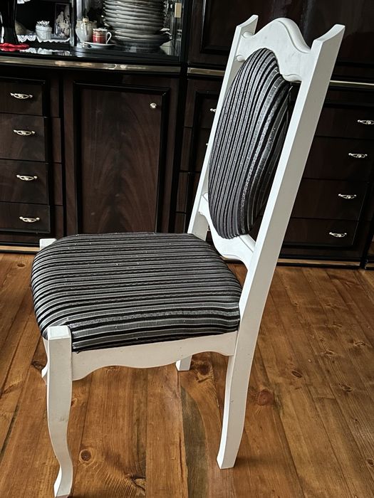 Стільці дубові. В стані нових