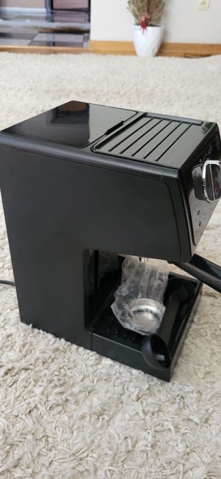 Продам кавоварку Delonghi EPC 31.21