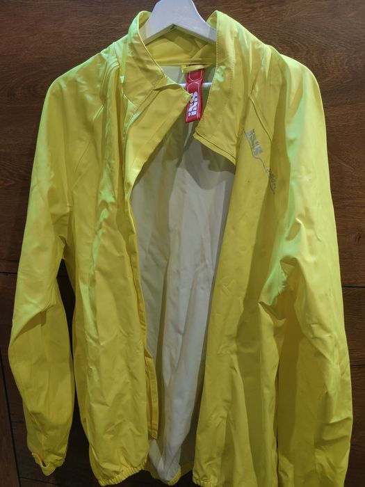 Przeciwdeszczowa kurtka i spodnie motocyklowe firmy IXS