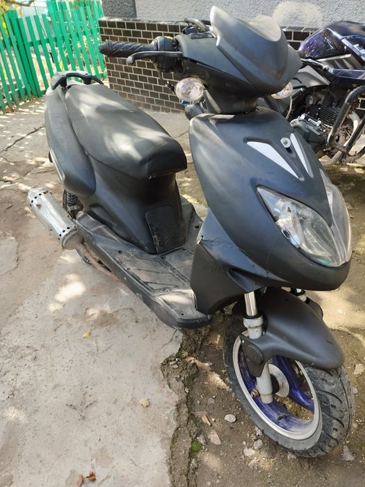 Продам скутер Кануні