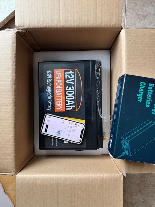 LiFePO4 акумулятор 12V 300Ah (12.8V) + зарядний пристрій 12/200 24/300