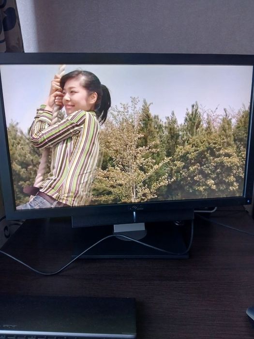 Монітор Dell U2711