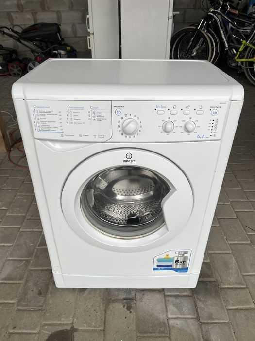 Пральна машина Indesit TQ219 На 5 кг.Глибина 40 см.
