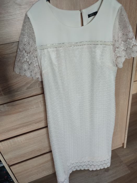 Sukienka koronkowa