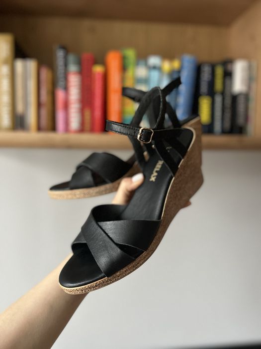 Sandały na koturnie ryłko relax