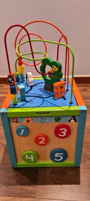 Cubo de atividades - Universe of Imagination