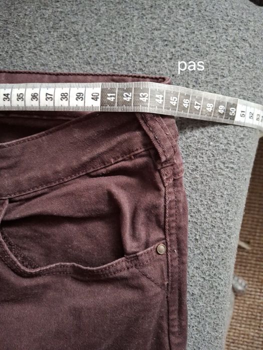 Bordowe damskie spodnie rurki 44r