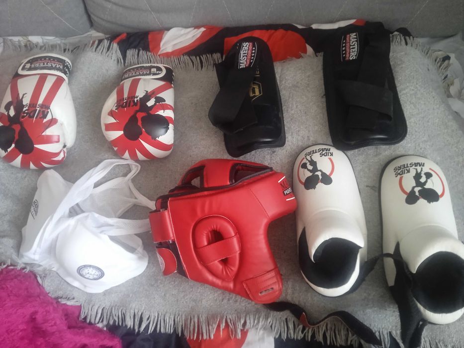 Kask Rękawice Ochraniacze Zestaw Taekwondo Kickboxing MMA