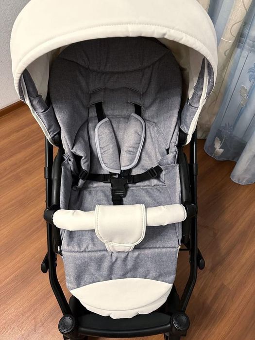 Візочок дитячий для дівчинки