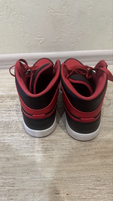 Nike air jordan 1 mid