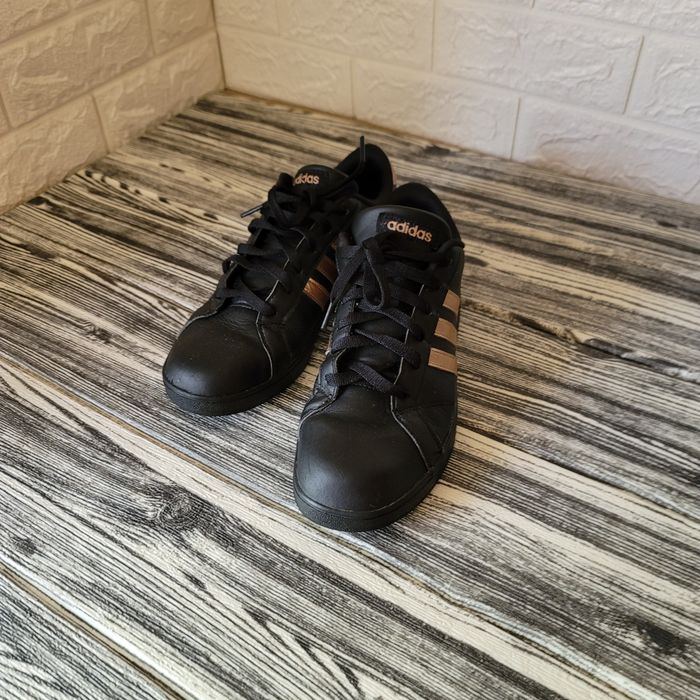 Кроссовки Adidas. Размер 39