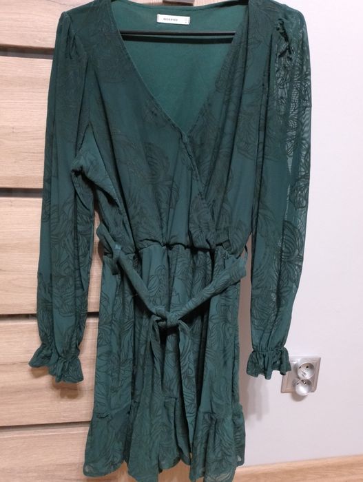 Elegancka sukienka Reserved rozm. M w kolorze butelkowej zieleni