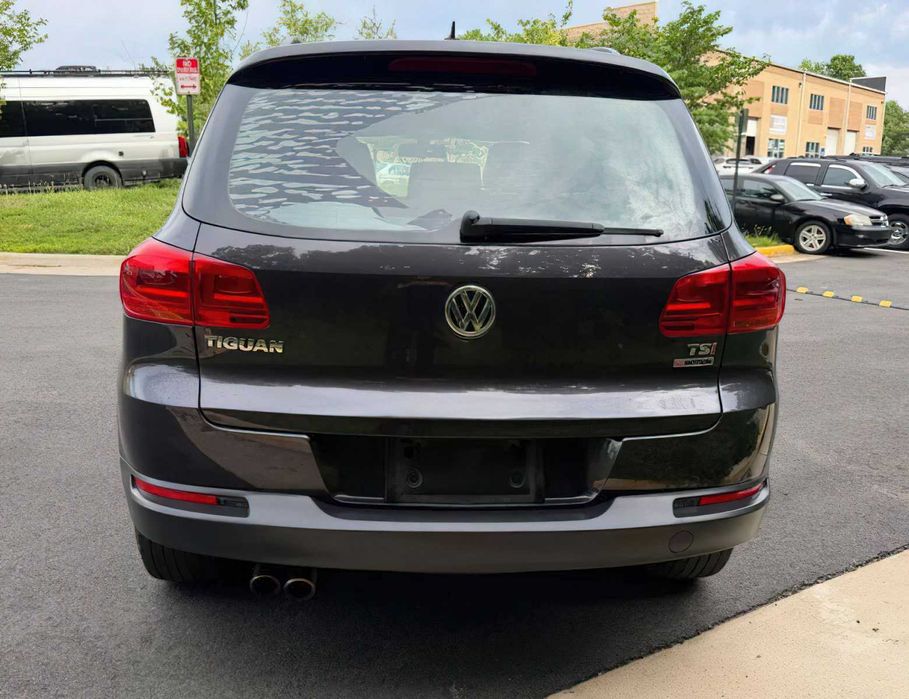 Volkswagen Tiguan      2016