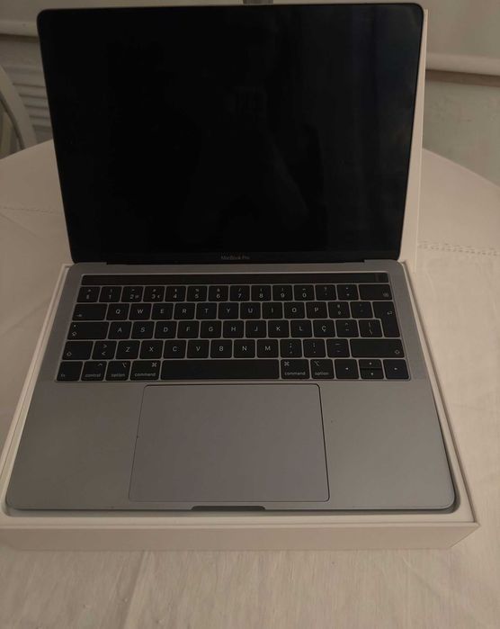 MacBook Pro 13 - Touch bar -  Como NOVO - COM CAIXA