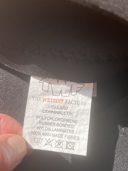TWF krótka pianka dla chłopca UV ptotection r. 128/134